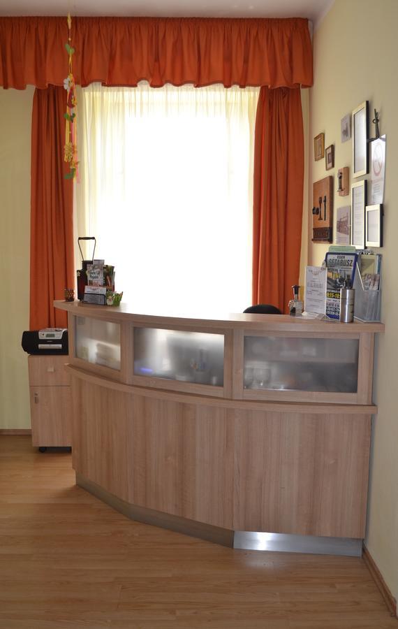Lokomotiv Motel Eger Exteriér fotografie