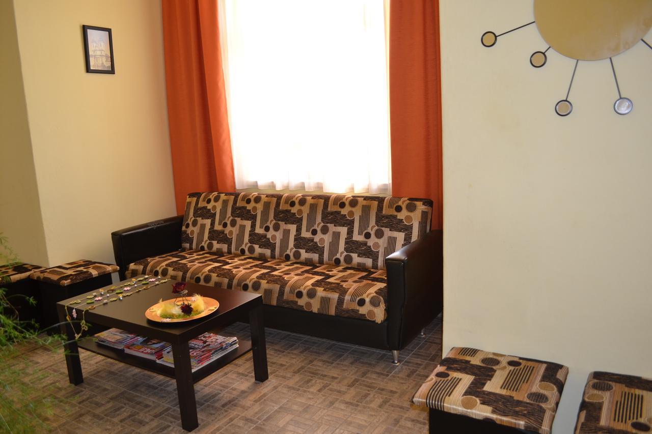 Lokomotiv Motel Eger Exteriér fotografie